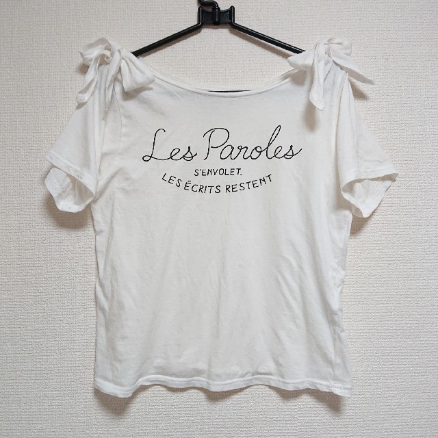 MAJESTIC LEGON(マジェスティックレゴン)のMAJESTIC LEGON 半袖デザインTシャツ／白 レディース リボン レディースのトップス(Tシャツ(半袖/袖なし))の商品写真