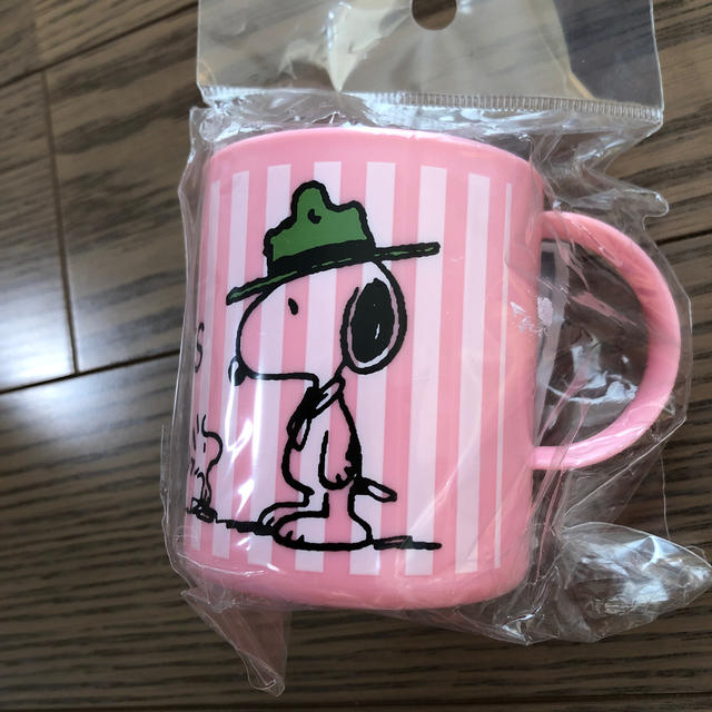 PEANUTS(ピーナッツ)の新品　スヌーピー　日本製　スケーター　プラコップ インテリア/住まい/日用品のキッチン/食器(弁当用品)の商品写真