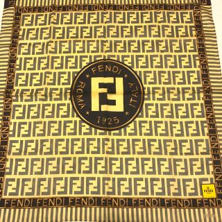 フェンディ(FENDI)の未使用　フェンディ ハンカチスカーフ　　　人気の定番　ビックリズッカ　(ハンカチ)