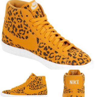 ナイキ(NIKE)のNIKE WMNS BLAZER MID 536698-700 26.0cm(スニーカー)