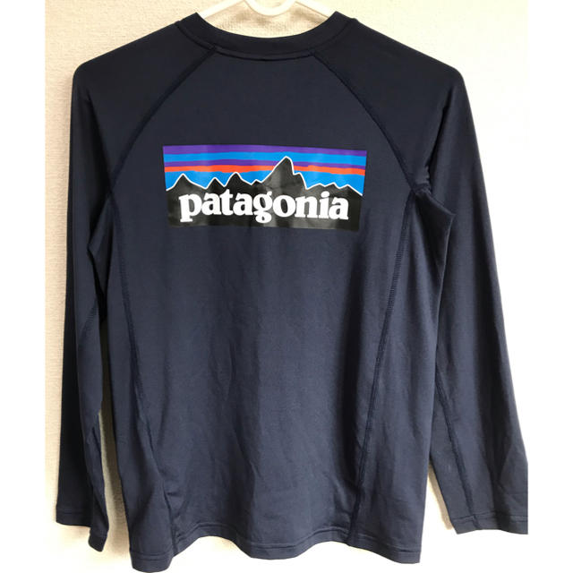 patagonia(パタゴニア)の【mika様専用】patagonia BOYS ラッシュガード レディースの水着/浴衣(水着)の商品写真