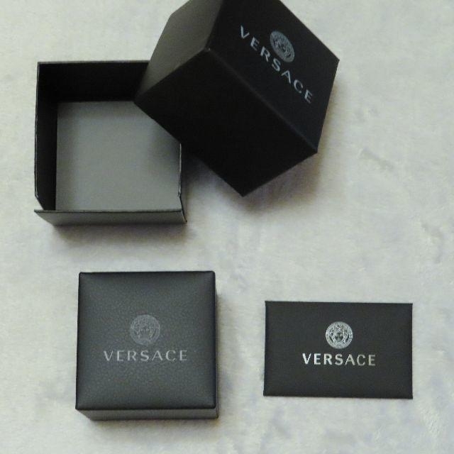 VERSACE(ヴェルサーチ)の新品VERSACEロゴダイヤプレートペンダントゴールドネックレスヴェルサーチェ メンズのアクセサリー(ネックレス)の商品写真