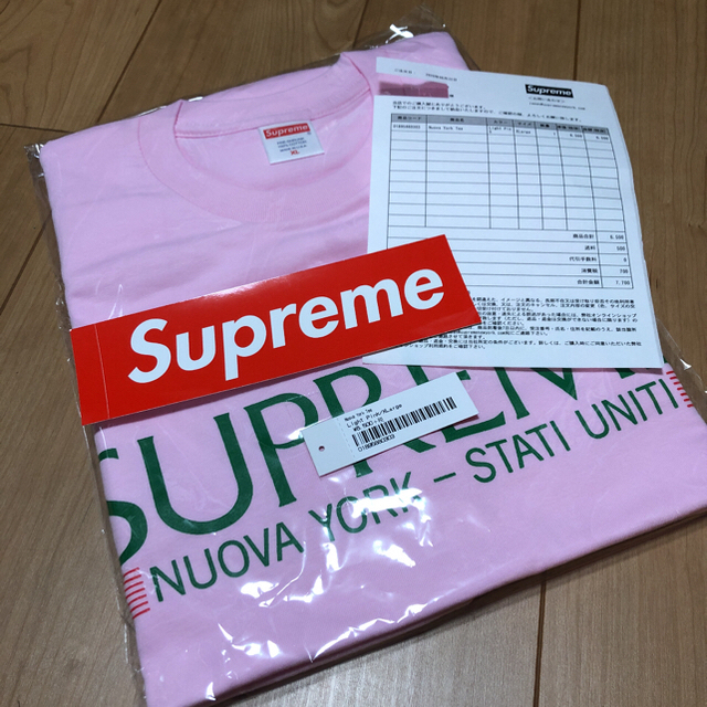 Supreme(シュプリーム)のピンクXL Nuova York Tee  Supreme Tee Tシャツ メンズのトップス(Tシャツ/カットソー(半袖/袖なし))の商品写真