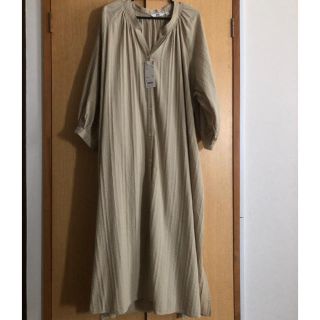 ユニクロ(UNIQLO)の【新品・値下げしました！】コットンワンピース・ベージュLサイズ（ユニクロ）(ロングワンピース/マキシワンピース)