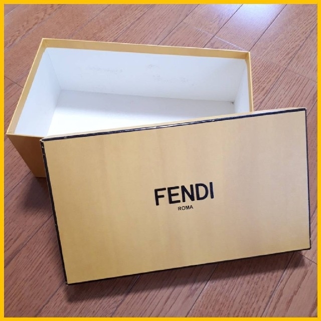FENDI(フェンディ)のFENDI フェンディ 箱 サンダル用 シューズ ショッパー レディースのバッグ(ショップ袋)の商品写真