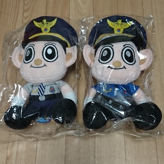 東方神起(トウホウシンキ)のポドリくん ぬいぐるみ 2種類セット  ネームプレート  チャンミン 韓国 警察 エンタメ/ホビーのおもちゃ/ぬいぐるみ(ぬいぐるみ)の商品写真