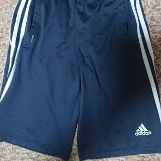 アディダス(adidas)の短パン(パンツ/スパッツ)