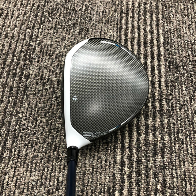 TaylorMade(テーラーメイド)のsim ドライバー　テーラーメイド スポーツ/アウトドアのゴルフ(クラブ)の商品写真