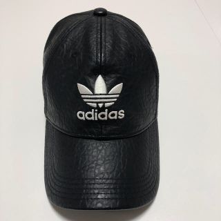 アディダス(adidas)の【美品】adidas レザーキャップ(キャップ)