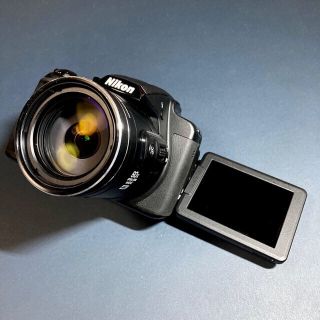 ニコン(Nikon)の【値下げ】Nikon ニコン COOLPIX B700 ケース・32GBカード付(コンパクトデジタルカメラ)