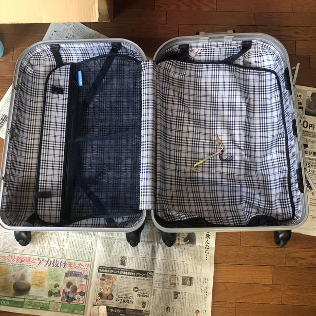 Mサイズイエロースーツケース メンズのバッグ(トラベルバッグ/スーツケース)の商品写真