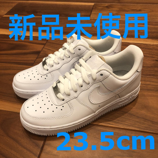 NIKE(ナイキ)の【新品/未使用/入手困難】WMNS AIR FORCE 1 07 エアフォース1 レディースの靴/シューズ(スニーカー)の商品写真