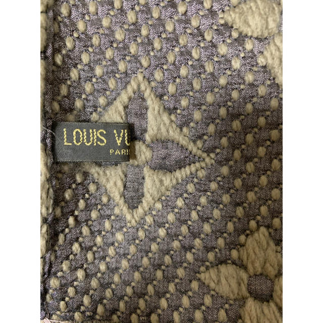 LOUIS VUITTON(ルイヴィトン)のルイヴィトン　マフラー　グレー レディースのファッション小物(マフラー/ショール)の商品写真