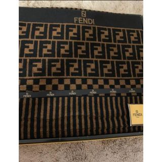 フェンディ(FENDI)のFENDI　フェンディ　タオルケット　ズッカ柄とボーダー　未使用品(タオル/バス用品)