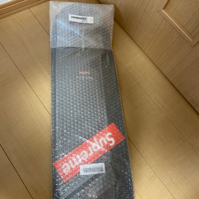 Supreme(シュプリーム)のsupreme camo logo skateboard ステッカー1枚付 スポーツ/アウトドアのスポーツ/アウトドア その他(スケートボード)の商品写真