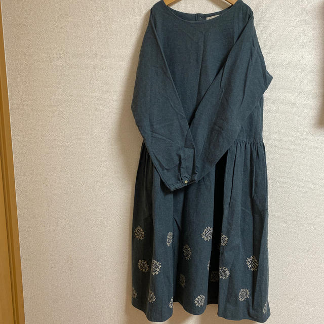 SM2(サマンサモスモス)のサマンサモスモス♥️裾刺繍ワンピース レディースのワンピース(ロングワンピース/マキシワンピース)の商品写真
