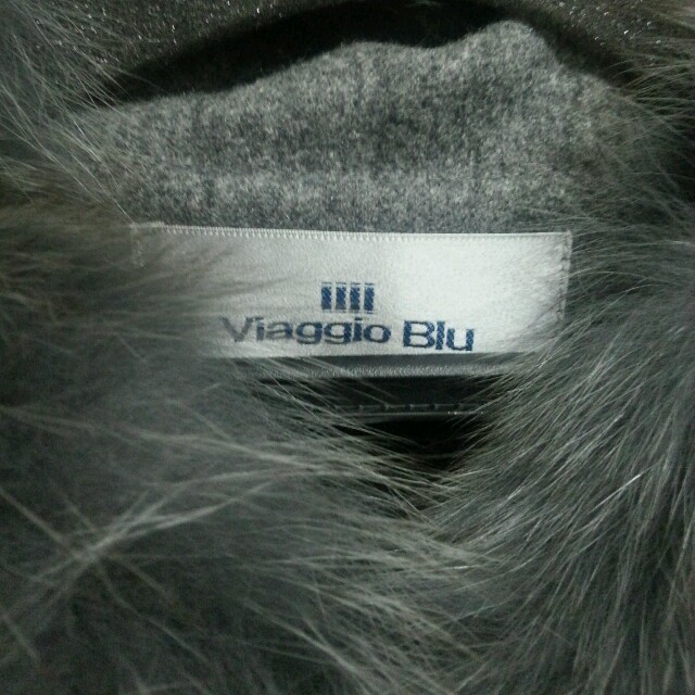 VIAGGIO BLU(ビアッジョブルー)のビアッジョブルー ケープ レディースのジャケット/アウター(毛皮/ファーコート)の商品写真