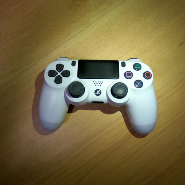 PlayStation4 CUH-2100BB02 1TBの通販 by Tsi's shop|プレイステーション4ならラクマ - PS4 本体 ホワイト 安い好評