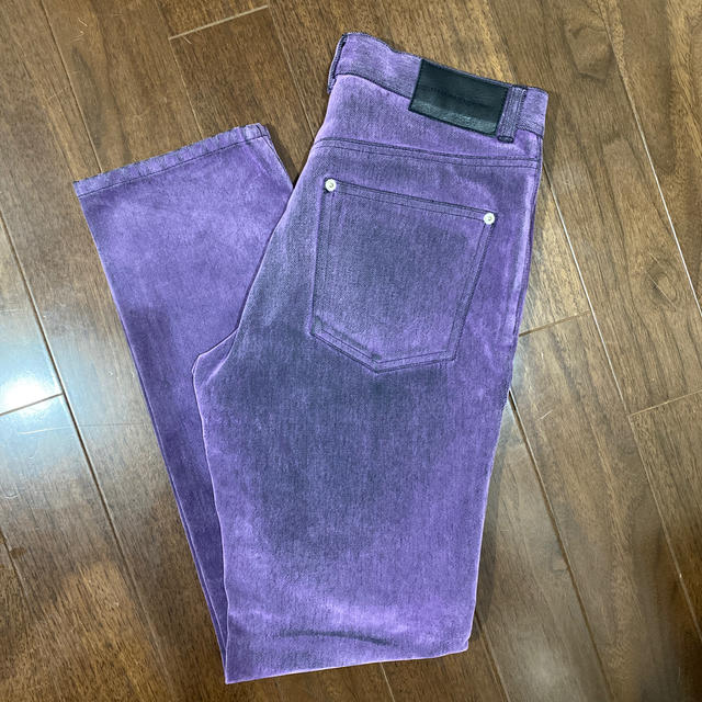 JOHN LAWRENCE SULLIVAN(ジョンローレンスサリバン)のFLOCKED DENIM PANTS フロッキー加工　デニム 20aw メンズのパンツ(デニム/ジーンズ)の商品写真