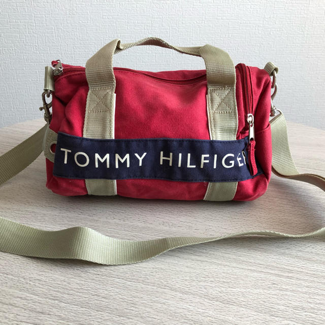 TOMMY HILFIGER(トミーヒルフィガー)のトミーヒルフィガー　ショルダーバック メンズのバッグ(ショルダーバッグ)の商品写真