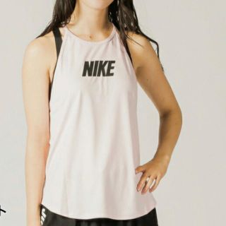 ナイキ(NIKE)のNIKE Sサイズ レディースタンクトップ ヨガ(タンクトップ)