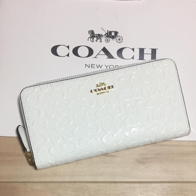 COACH ❤️コーチ　大人気　長財布 エナメル ホワイト　白