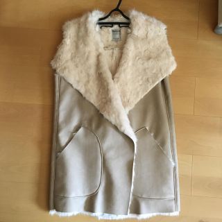 ザラ(ZARA)のZARAザラ　ムートン調エコファージレ　ベスト(ベスト/ジレ)