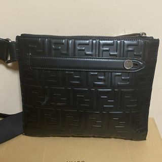 FENDI メッセンジャーバッグ　バッグ　さらに値下げ