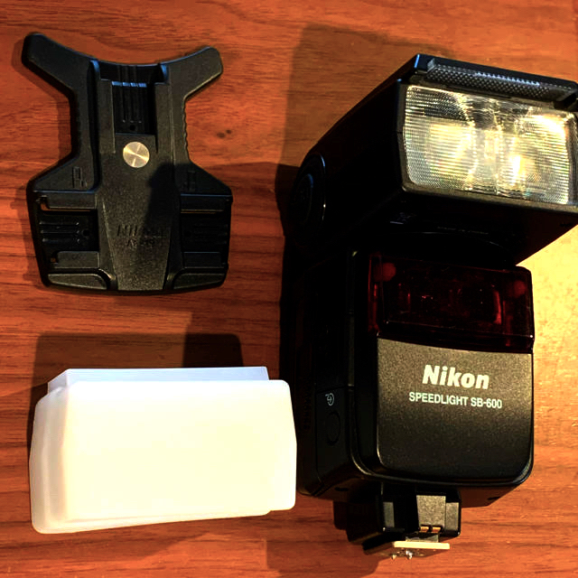 Nikon(ニコン)のNIKON SB-600 スピードライト スマホ/家電/カメラのカメラ(ストロボ/照明)の商品写真