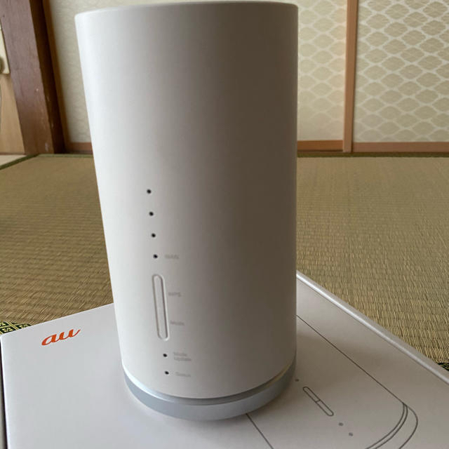 au(エーユー)のspeed wi-fi home/L01s スマホ/家電/カメラのスマートフォン/携帯電話(その他)の商品写真