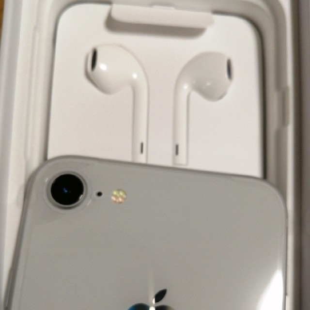 iPhone 8 64GB 白　MQ792J/A　ドコモ版　シムロック解除済