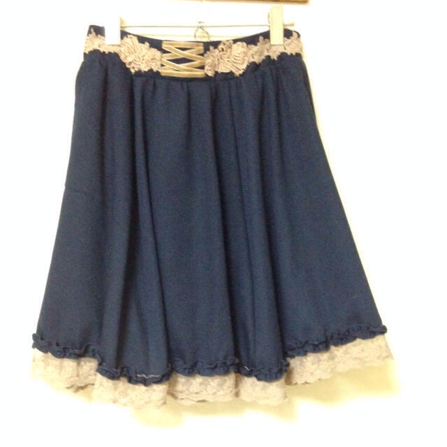 axes femme(アクシーズファム)のアクシーズ☆フレアスカート☆ネイビー新品 レディースのスカート(ひざ丈スカート)の商品写真