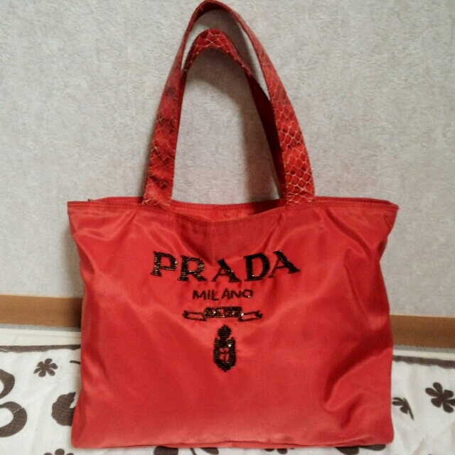 通販 PRADA - PRADA☆パイソンビーズロゴ ハンドバッグ