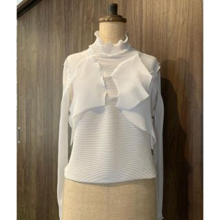 イッセイミヤケ(ISSEY MIYAKE)のコトハヨコザワ kotohayokozawa 白 長袖 トップス(カットソー(長袖/七分))