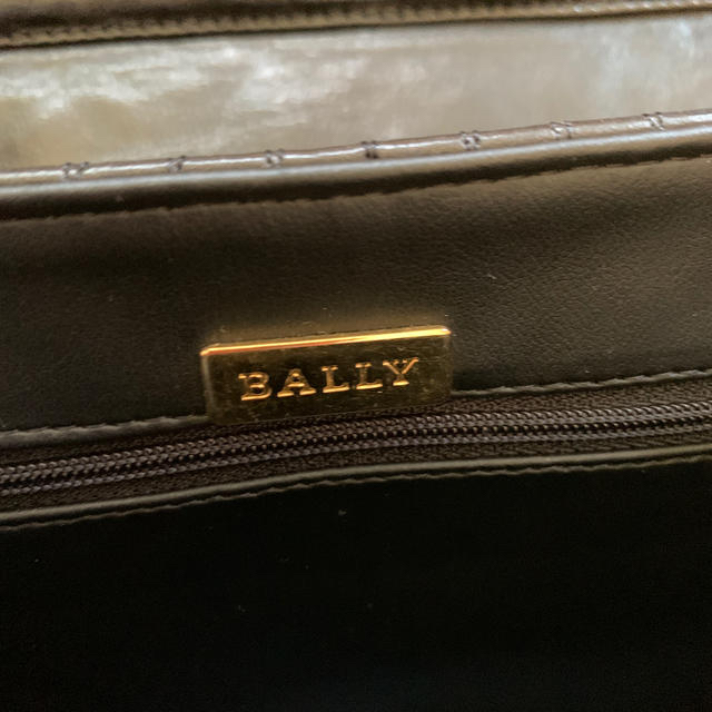 Bally(バリー)の値下げしました　皮　ショルダーポーチ　BALLY レディースのバッグ(ショルダーバッグ)の商品写真