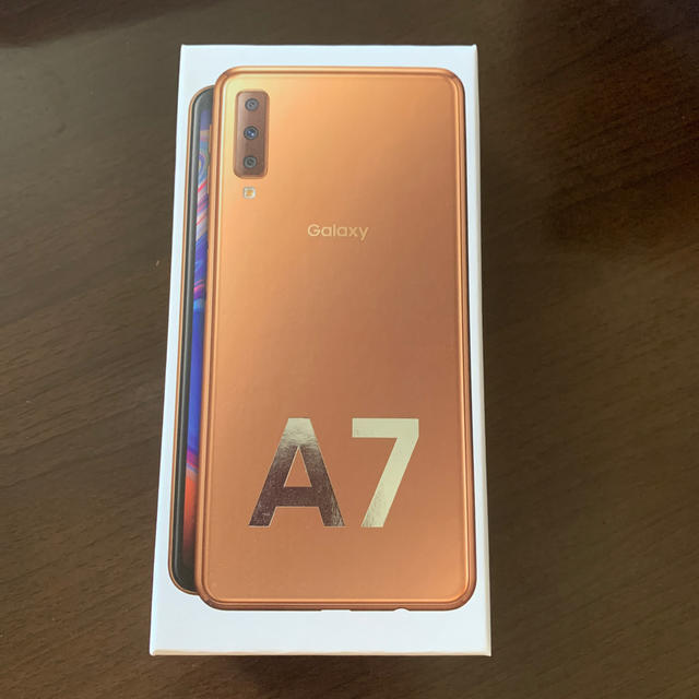 スマホ/家電/カメラ★未使用美品★ Galaxy A7 ゴールド 64 GB SIMフリー