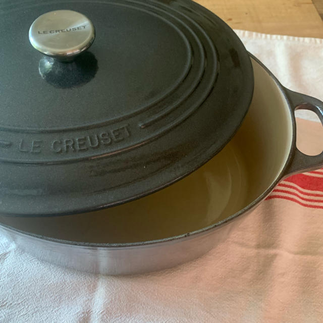 LE CREUSET(ルクルーゼ)のル・クルーゼ　オーバル31cm カラー:Midnight grey インテリア/住まい/日用品のキッチン/食器(鍋/フライパン)の商品写真