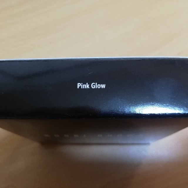 BOBBI BROWN(ボビイブラウン)のボビイブラウン ハイライティングパウダー #Pink Glow 8g コスメ/美容のベースメイク/化粧品(フェイスパウダー)の商品写真