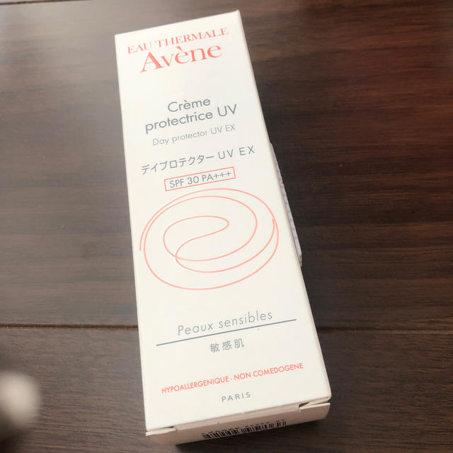 Avene(アベンヌ)のavene デイプロテクター コスメ/美容のベースメイク/化粧品(化粧下地)の商品写真