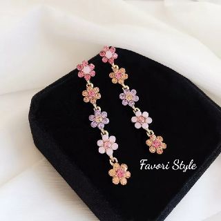 フレイアイディー(FRAY I.D)のシルバー925  ビジュー ５連 Flower ピアス(ピアス)