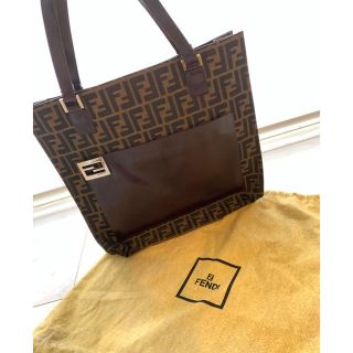 フェンディ(FENDI)のFENDIトートバッグ(トートバッグ)