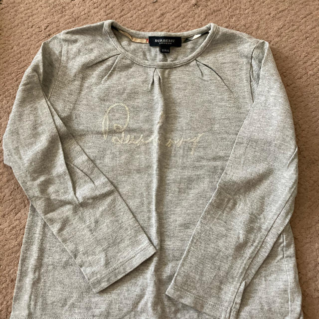 BURBERRY(バーバリー)のバーバリー　ロンT キッズ/ベビー/マタニティのキッズ服女の子用(90cm~)(Tシャツ/カットソー)の商品写真