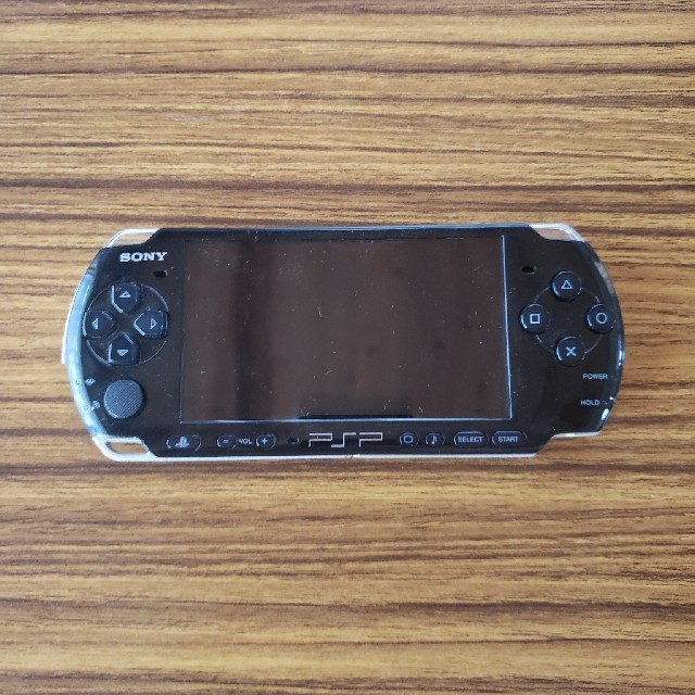 PSP®「プレイステーション・ポータブル」 ピアノ・ブラック エンタメ/ホビーのゲームソフト/ゲーム機本体(携帯用ゲーム機本体)の商品写真