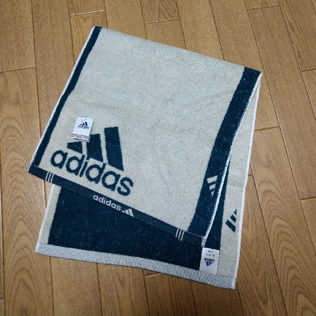 adidas(アディダス)のadidas  フェイスタオル インテリア/住まい/日用品の日用品/生活雑貨/旅行(タオル/バス用品)の商品写真