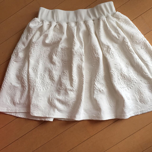 FREE'S MART(フリーズマート)のFREE'SMART 白セットアップ レディースのスカート(ミニスカート)の商品写真
