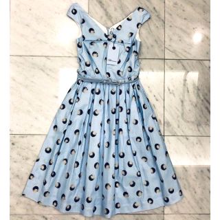 ブルマリン(Blumarine)のタグ付新品　15万高級Blumarineブルマリン　フレアワンピース水色M40(ひざ丈ワンピース)