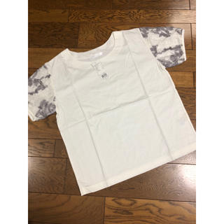 ドレスキップ(DRESKIP)のドレスキップ　Tシャツ　ホワイト　袖刺繍　Lサイズ   新品　値下げ(Tシャツ(半袖/袖なし))