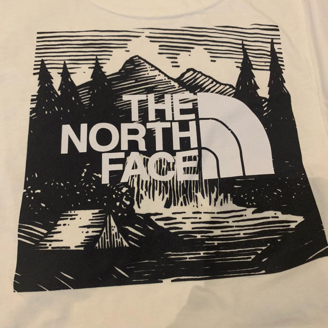 THE NORTH FACE(ザノースフェイス)のTシャツ 新品 L ノースフェイス スクエア ボックスロゴ ホワイト メンズのトップス(Tシャツ/カットソー(半袖/袖なし))の商品写真