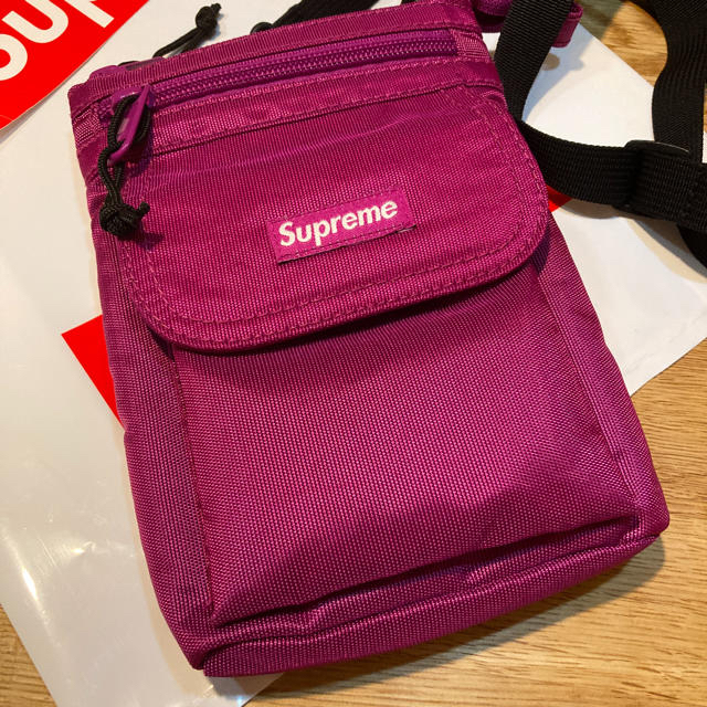 Supreme(シュプリーム)のsupremeシュプリーム　正規品 ショルダーバッグピンク レディースのバッグ(ショルダーバッグ)の商品写真