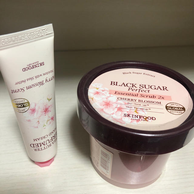 SKIN FOOD(スキンフード)のskin food スクラブとハンドクリーム コスメ/美容のベースメイク/化粧品(その他)の商品写真